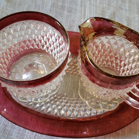 🎄Vintage red ruby Diamond cut Indiana glass dish and with cream and sugar bowl - Picture 7 of 13